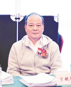 全国两会丨曾毓群：以科技创新 领跑新能源